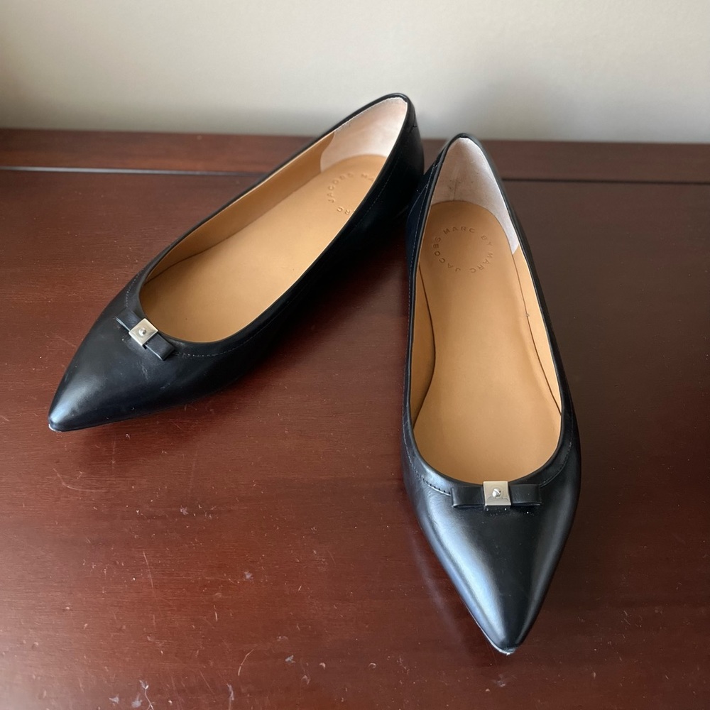 Marc By Marc Jacobs Black Leather Point Flats